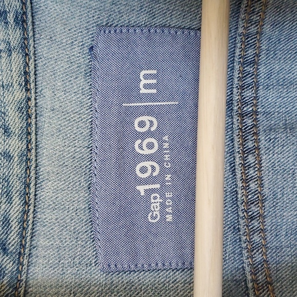 GAP 1969 distressed denim jacket - Size Medium - Picture 10 of 10